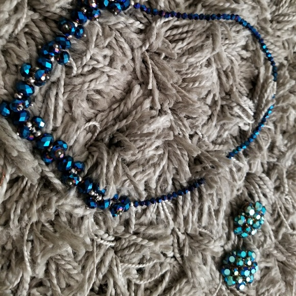 Sparkly Blue Necklace, Earings, and Pin - Picture 5 of 5
